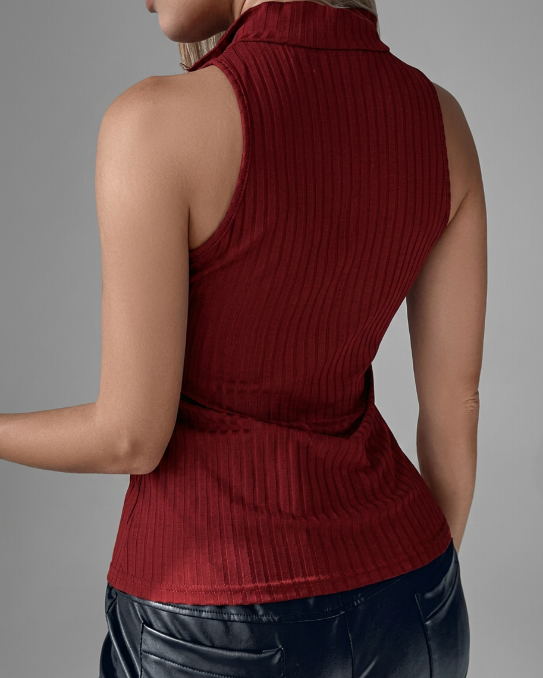 Styledora Essential Ribbed Zip Tank