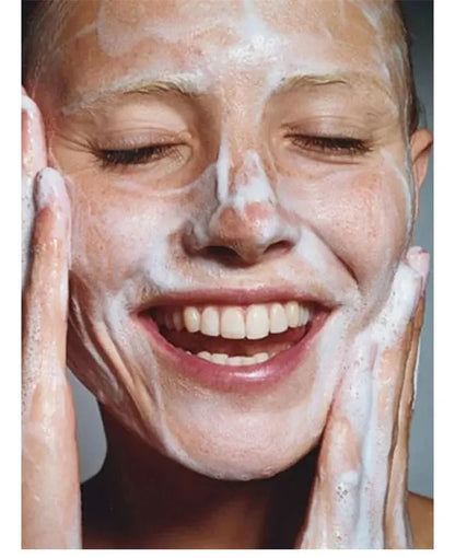 AILKE Whitening Face Care Set, With Hyaluronic Acid, Reduce Freckles, Melanin, Dark Spots, Even Skin Tone, For All Skin Types