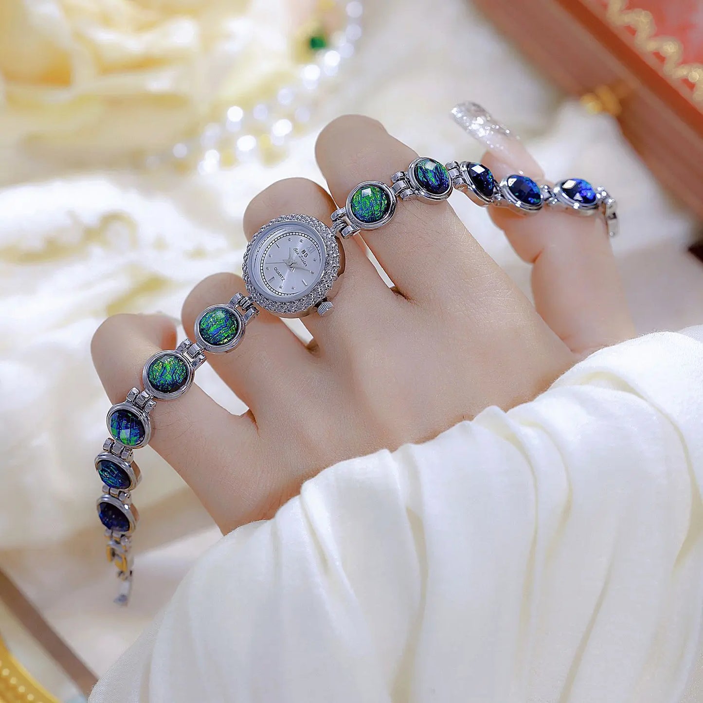 Gold Women Bracelet Watches Luxury Brand Dress Quartz Small Dial Ladies Wrist Watches Rhinestone Rose Gold Watches For Women