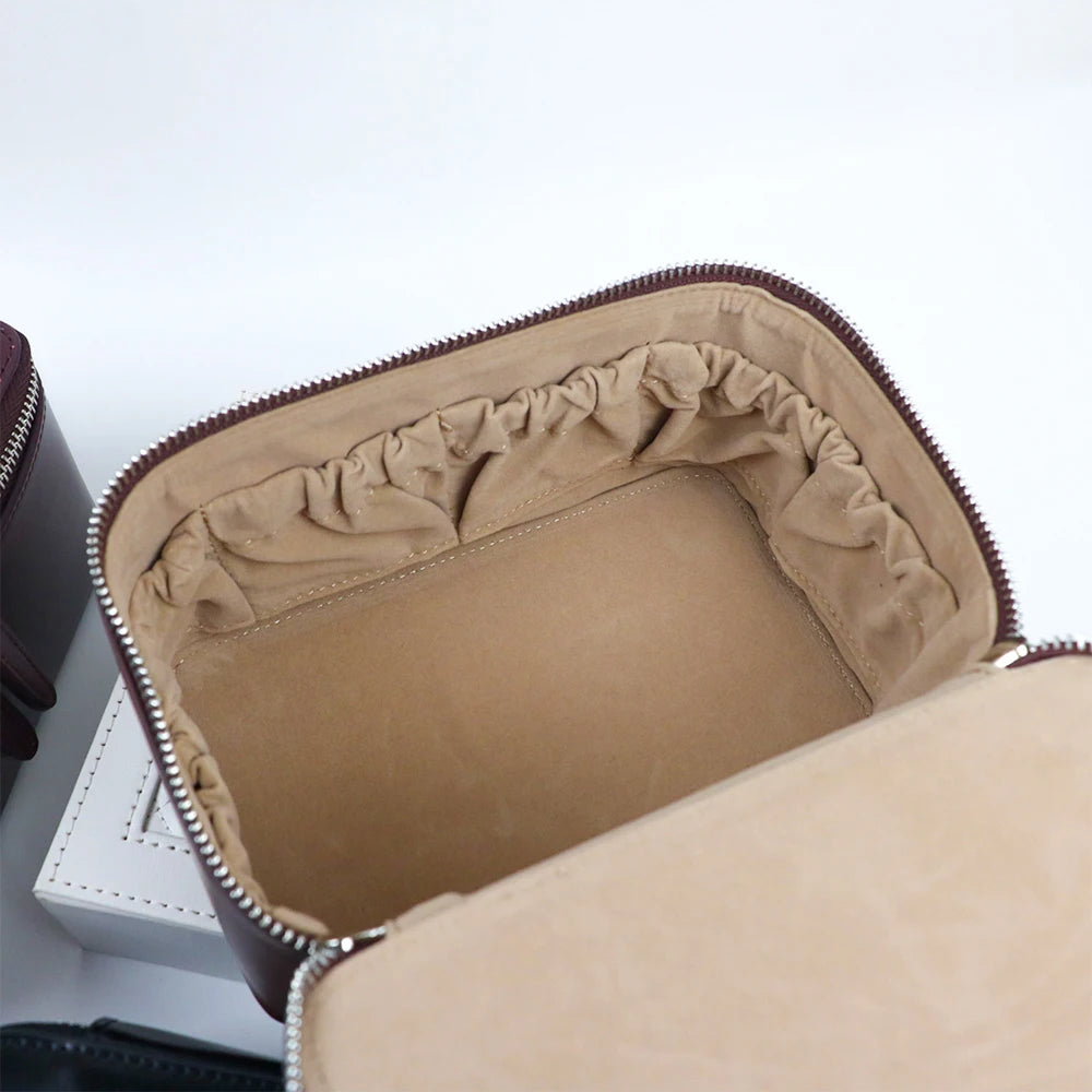 Customized name leather hand-held makeup case and beauty bag, portable storage large-capacity handbag