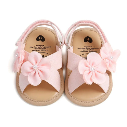 Sandálias de verão para bebês meninas de 0 a 18 meses, decorações de flores 3d fofas, sapatos de sola plana antiderrapantes, sapatos para primeiros passos recém-nascidos