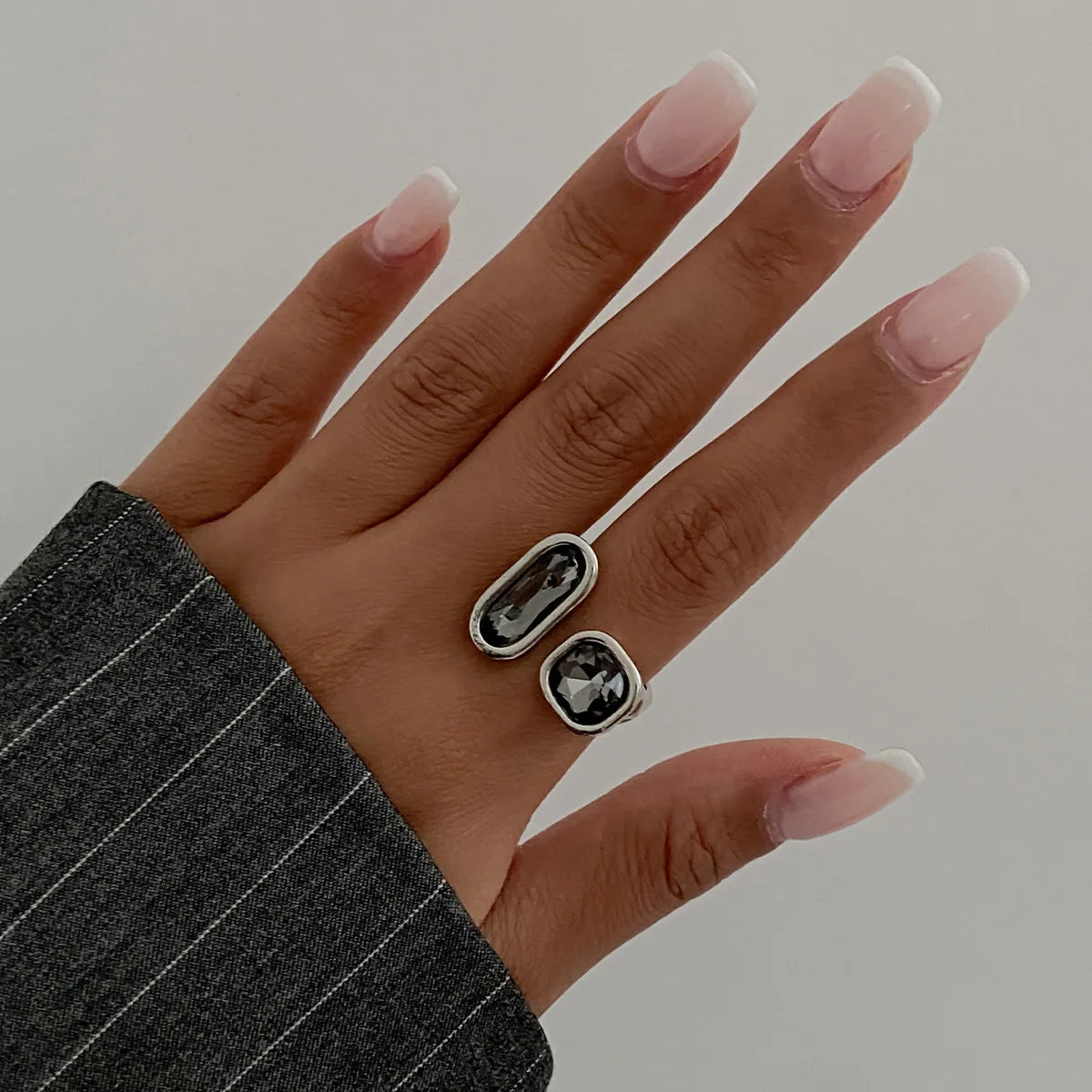 New Grey Crystal Geometric Ring Women Minimalist Design Silver Color Square Finger Rings Asymmetrical Zircon Daily Wear Jewelry