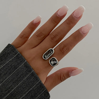 New Grey Crystal Geometric Ring Women Minimalist Design Silver Color Square Finger Rings Asymmetrical Zircon Daily Wear Jewelry