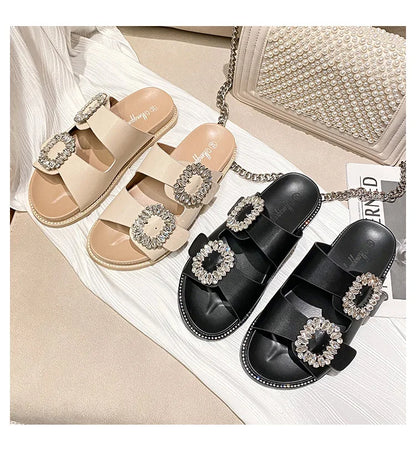 Sandálias Femininas 2026 com Fivela de Strass, Chinelos de Tira Dupla, Sapatos de Cristal, Slides Casuais, Calçados de Salto Baixo, Flip Flops