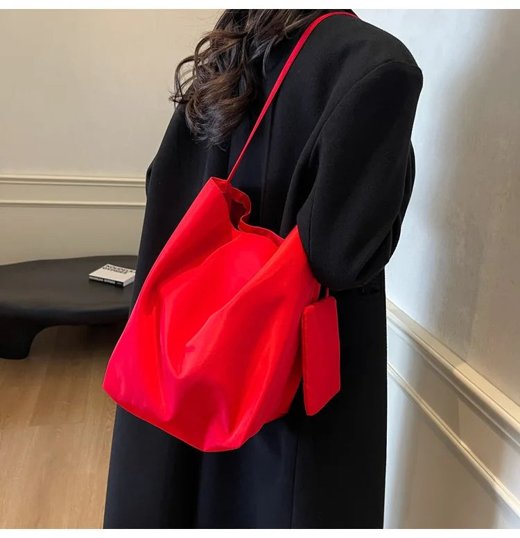 Minimalist and lazy style tote shoulder bag, women's large capacity armpit bag, student class bucket bag, retro shopping bag