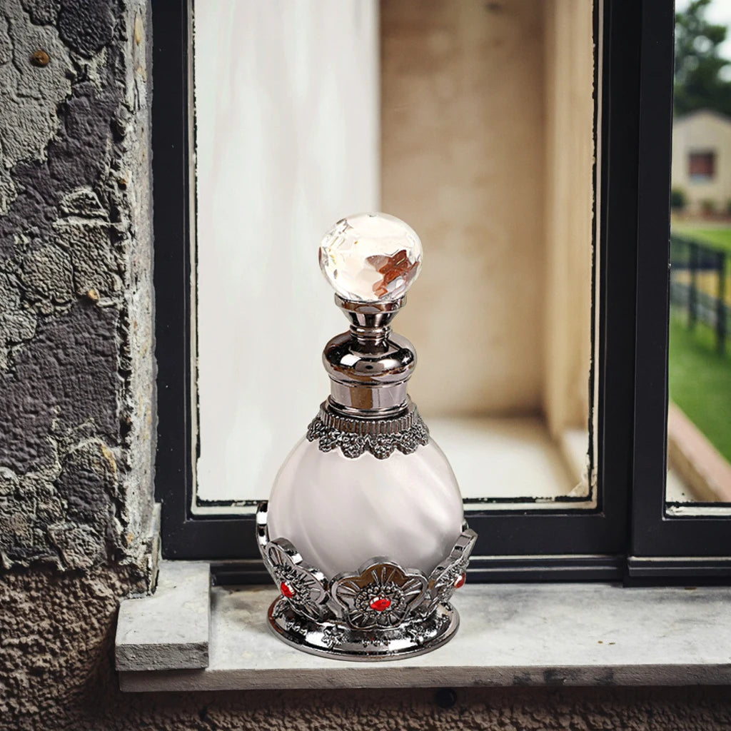15ml Retro Arabic Dubai Metal Flower Perfume Bottle Essential Oil Attar Refillable Bottle Plum Blossom Flower Design 886