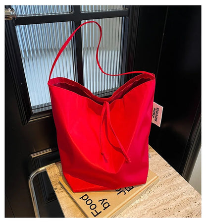 Minimalist and lazy style tote shoulder bag, women's large capacity armpit bag, student class bucket bag, retro shopping bag
