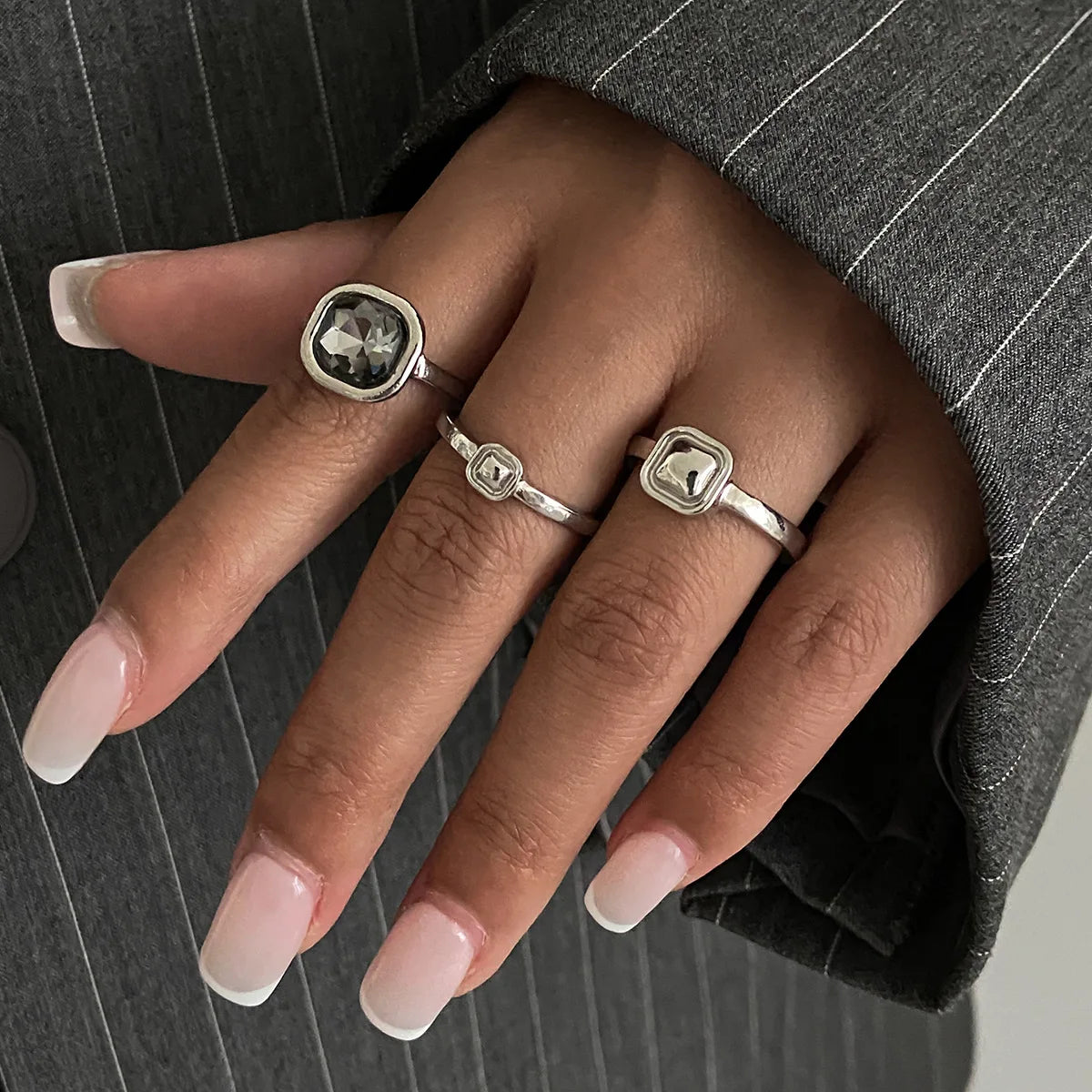 New Grey Crystal Geometric Ring Women Minimalist Design Silver Color Square Finger Rings Asymmetrical Zircon Daily Wear Jewelry