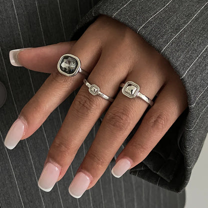 New Grey Crystal Geometric Ring Women Minimalist Design Silver Color Square Finger Rings Asymmetrical Zircon Daily Wear Jewelry