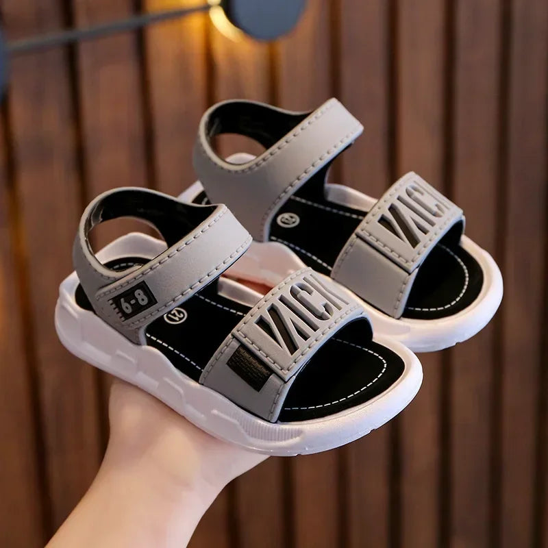 Sandálias simples e generosas para crianças, sapatos de estudantes, calçado casual, desgaste e off, fundo macio fácil, meninos e meninas