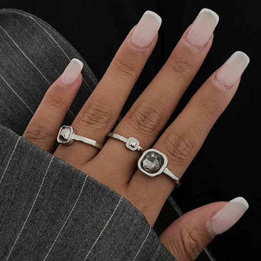 New Grey Crystal Geometric Ring Women Minimalist Design Silver Color Square Finger Rings Asymmetrical Zircon Daily Wear Jewelry