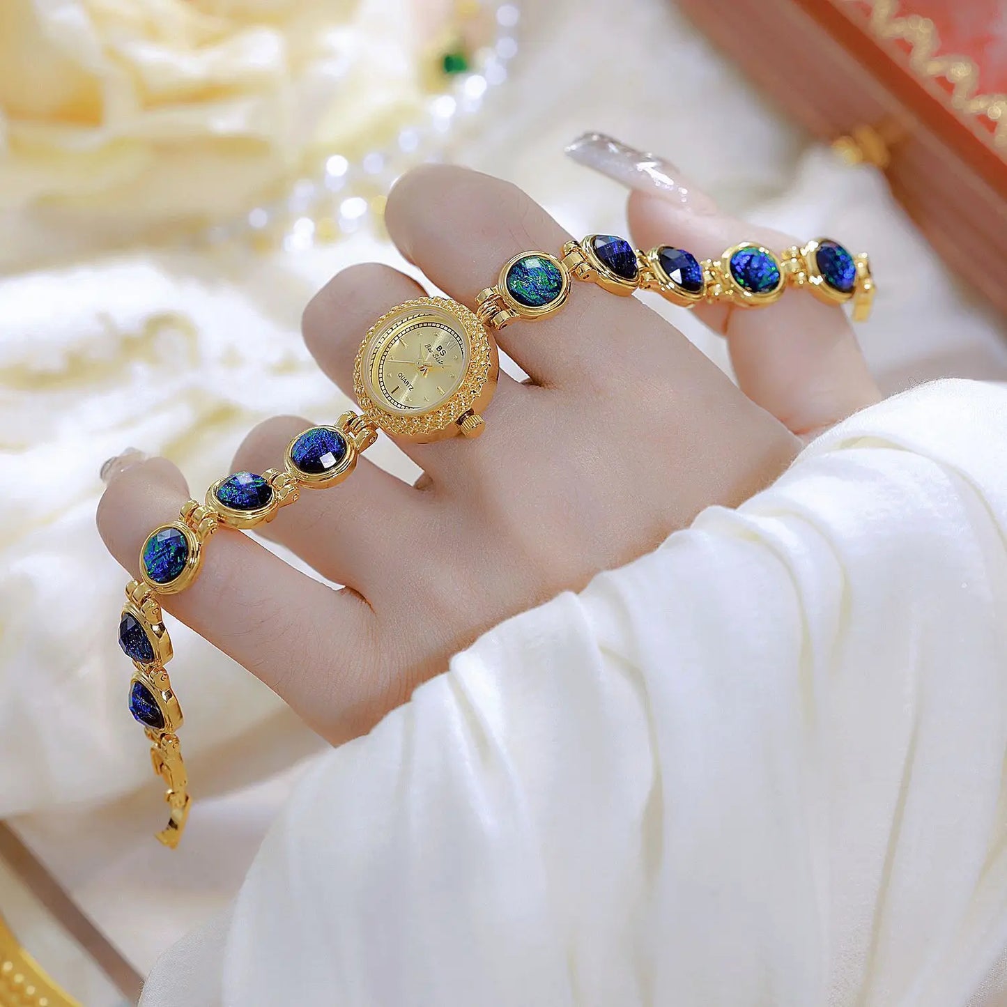 Gold Women Bracelet Watches Luxury Brand Dress Quartz Small Dial Ladies Wrist Watches Rhinestone Rose Gold Watches For Women