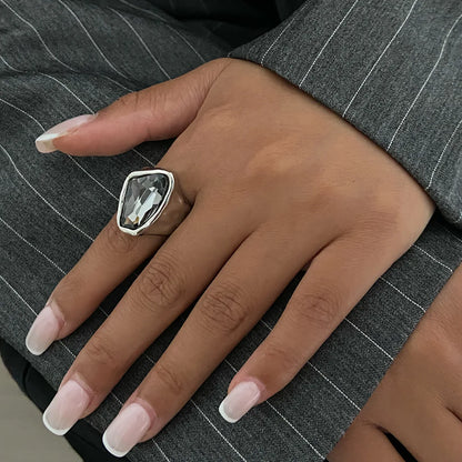 New Grey Crystal Geometric Ring Women Minimalist Design Silver Color Square Finger Rings Asymmetrical Zircon Daily Wear Jewelry