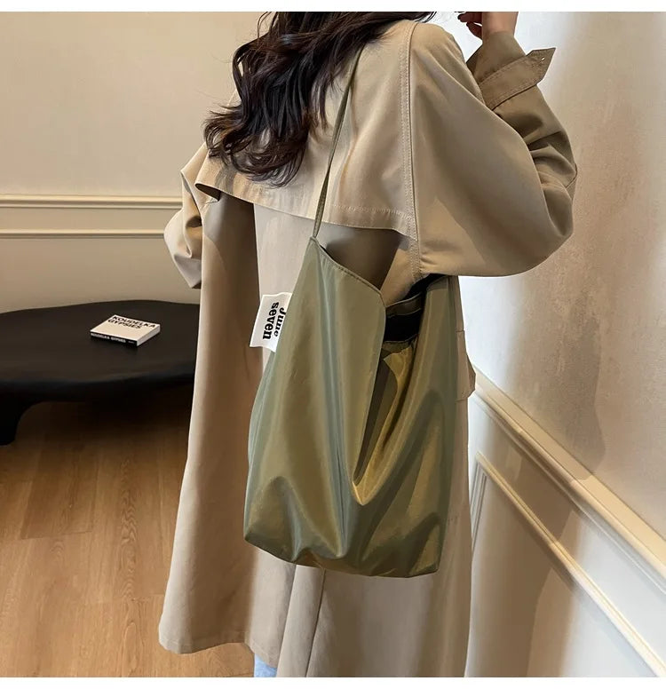 Minimalist and lazy style tote shoulder bag, women's large capacity armpit bag, student class bucket bag, retro shopping bag