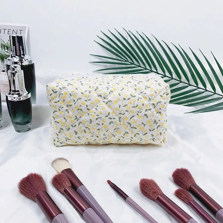 Custom Name Floral Makeup Pouch Embroidered Featuring a Floral Design Wash Bag, Travel Cosmetic Bag Suitable for Bridesmaid Gift