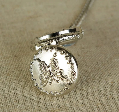 Fashion Cute Relief Silver Butterfly Pocket Watch Vintage Quartz Pocket Watch Unisex Sweater Chain Watches Necklace