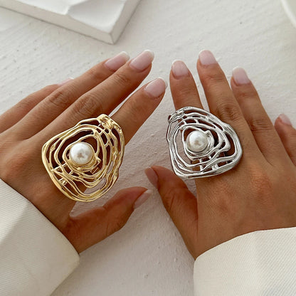 Ingemark Creative Hollow Wrapped Inlaid Imitation Pearls Rings Women Fashion Statement Vintage Geometric Couple Ring Wed Jewelry