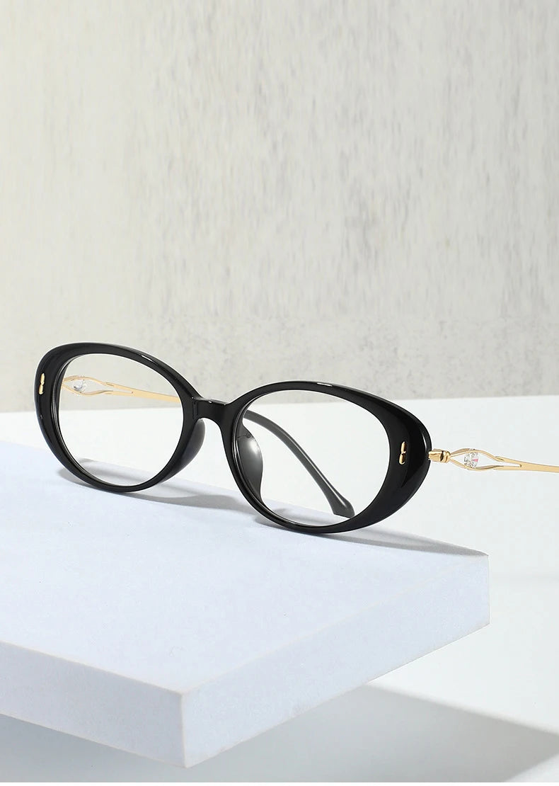 Fashionable No-makeup Reading Glasses For Women