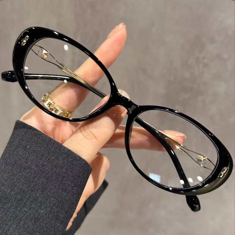 Fashionable No-makeup Reading Glasses For Women
