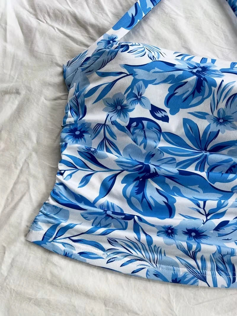 Cropped top，Women's vacation