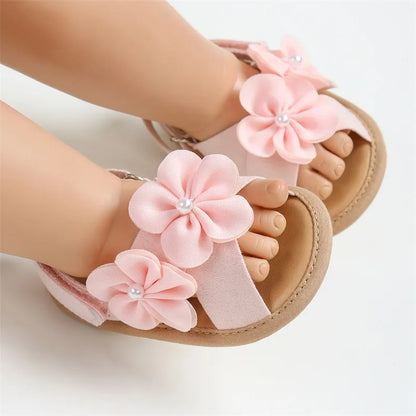 Sandálias de verão para bebês meninas de 0 a 18 meses, decorações de flores 3d fofas, sapatos de sola plana antiderrapantes, sapatos para primeiros passos recém-nascidos