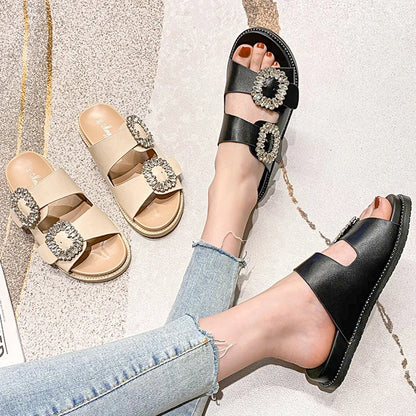Sandálias Femininas 2026 com Fivela de Strass, Chinelos de Tira Dupla, Sapatos de Cristal, Slides Casuais, Calçados de Salto Baixo, Flip Flops
