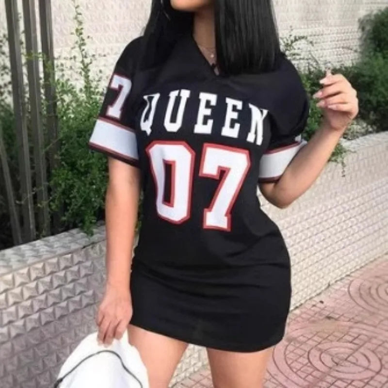 2025 New Fashion V-Neck Queen Letters Print Dress Short Sleeve