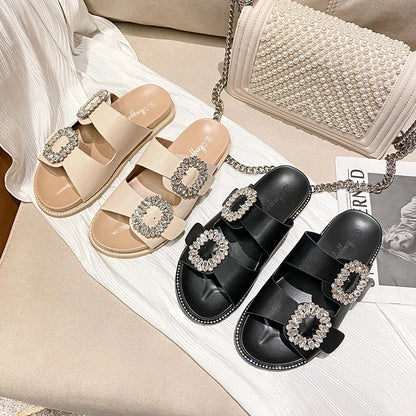 Sandálias Femininas 2026 com Fivela de Strass, Chinelos de Tira Dupla, Sapatos de Cristal, Slides Casuais, Calçados de Salto Baixo, Flip Flops