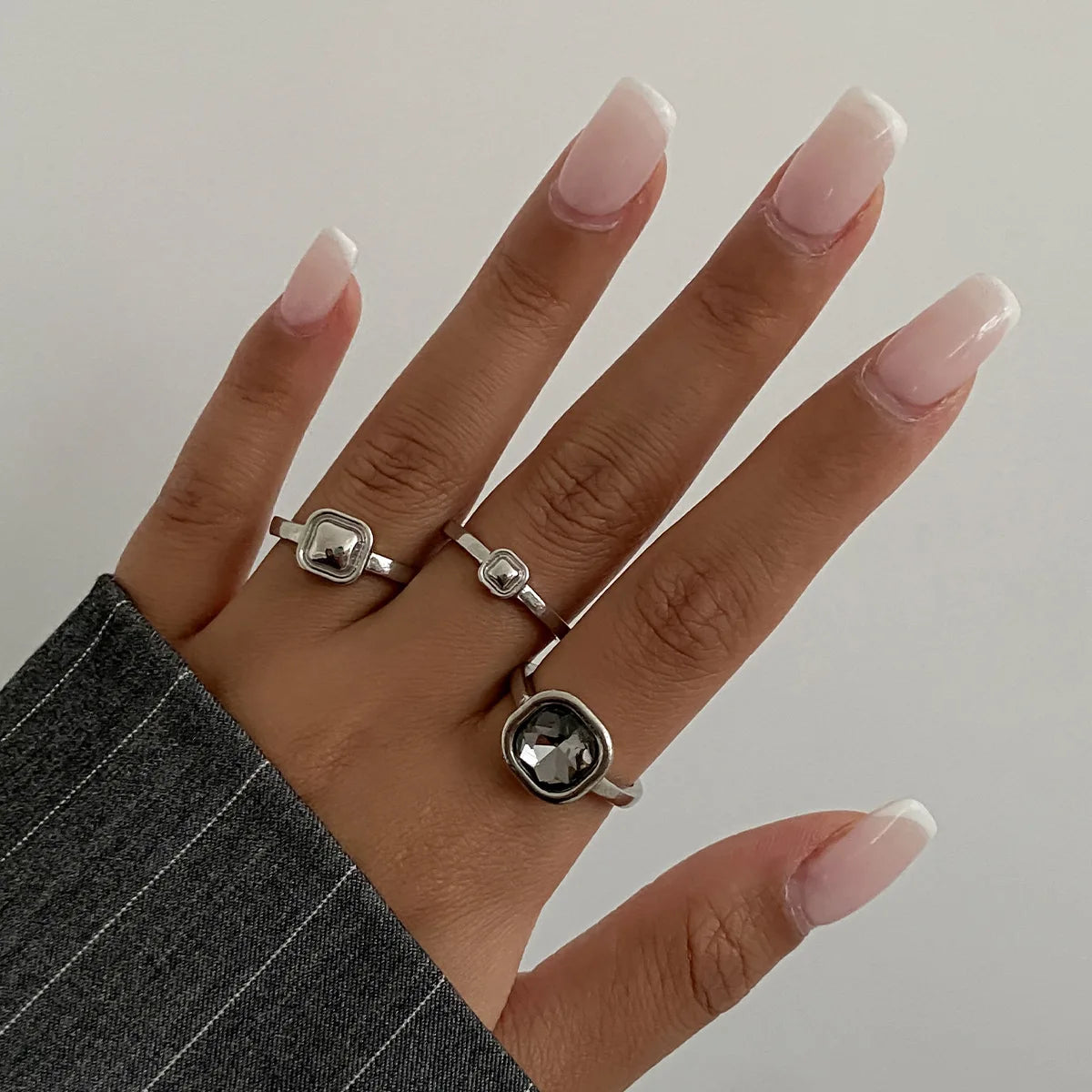 New Grey Crystal Geometric Ring Women Minimalist Design Silver Color Square Finger Rings Asymmetrical Zircon Daily Wear Jewelry