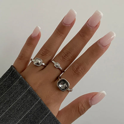New Grey Crystal Geometric Ring Women Minimalist Design Silver Color Square Finger Rings Asymmetrical Zircon Daily Wear Jewelry