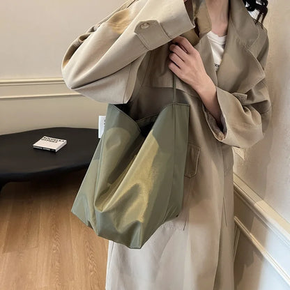 Minimalist and lazy style tote shoulder bag, women's large capacity armpit bag, student class bucket bag, retro shopping bag
