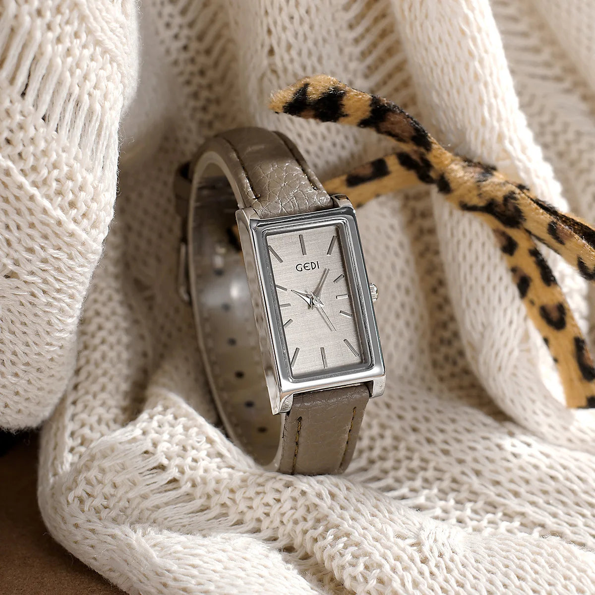 Ladies Watch Simple High-end Feel  Ankela Red Square Temperament Retro Style Waterproof belt Women's Fashion Quartz Watches