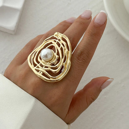 Ingemark Creative Hollow Wrapped Inlaid Imitation Pearls Rings Women Fashion Statement Vintage Geometric Couple Ring Wed Jewelry