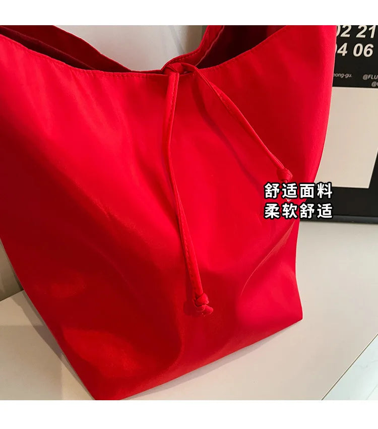 Minimalist and lazy style tote shoulder bag, women's large capacity armpit bag, student class bucket bag, retro shopping bag