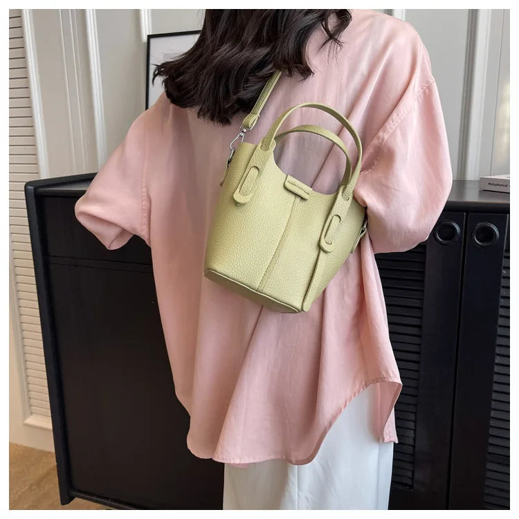 Bucket Handbags Women 2026 New Large Capacity Shoulder Crossbody Bags Luxury Designer Ladies Texture Leatrher Tote Bags