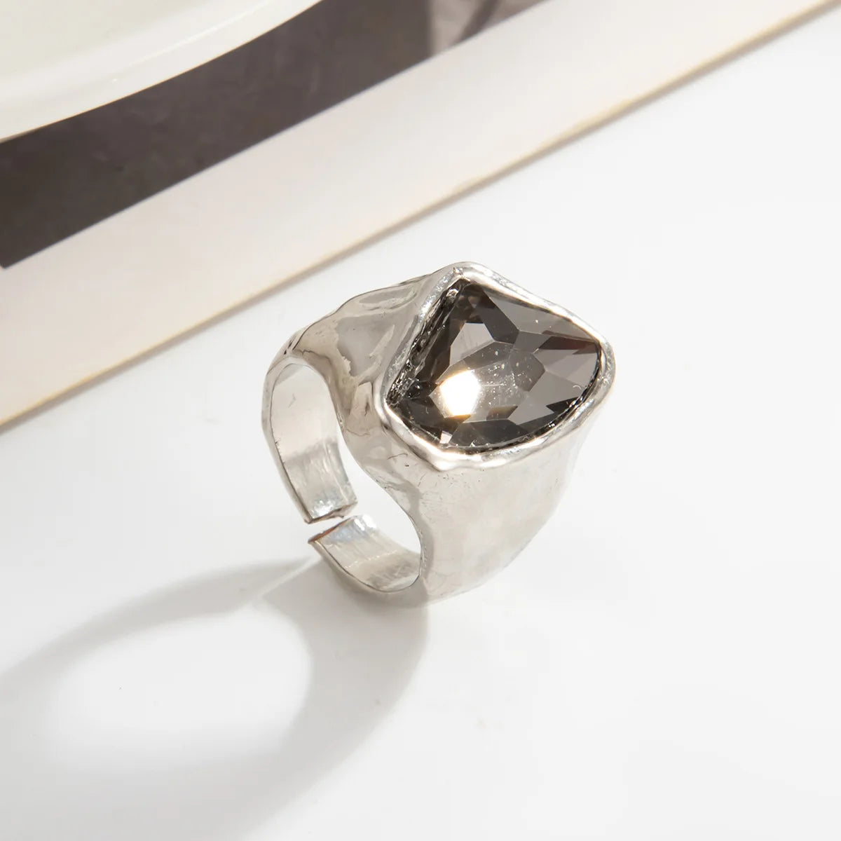 New Grey Crystal Geometric Ring Women Minimalist Design Silver Color Square Finger Rings Asymmetrical Zircon Daily Wear Jewelry