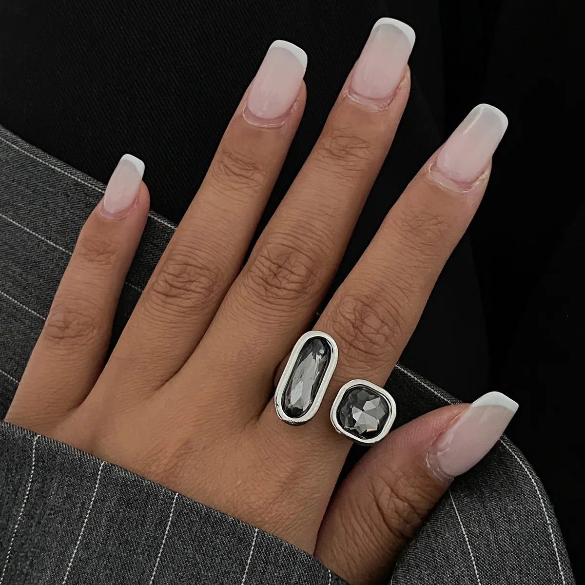 New Grey Crystal Geometric Ring Women Minimalist Design Silver Color Square Finger Rings Asymmetrical Zircon Daily Wear Jewelry