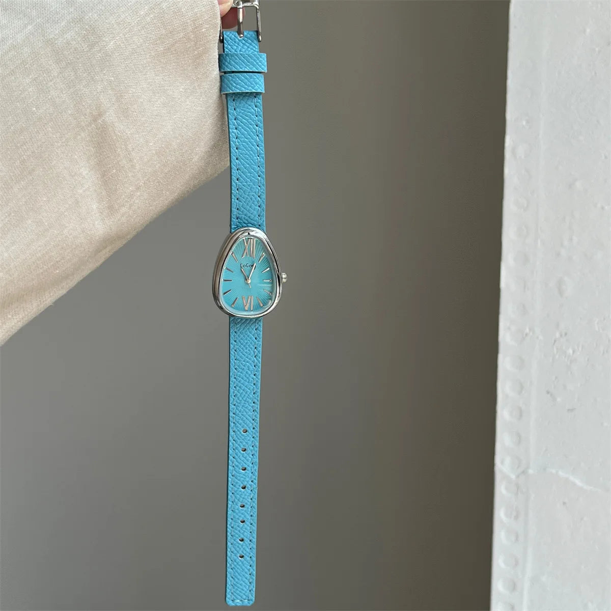 Fashion Brand Women Watch Snake Head Female Quartz Watches Luxury Gift Ladies Red Leather Strap Wristwatch Dropshipping Clock