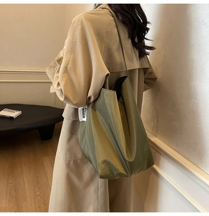 Minimalist and lazy style tote shoulder bag, women's large capacity armpit bag, student class bucket bag, retro shopping bag